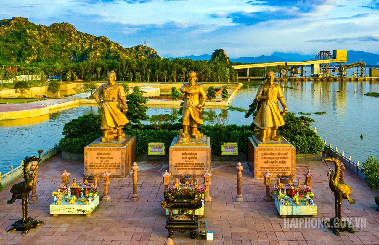Khu di tich Bach Dang Giang