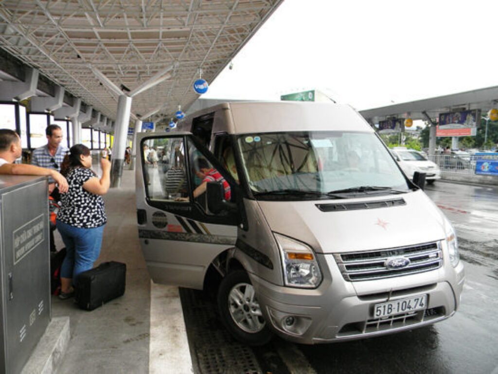 Dịch Vụ Thuê Xe 7 Chỗ Có Lái Sân Bay Tân Sơn Nhất Tại Thuê Xe Huy Đạt có Đa dạng dòng xe 7 chỗ cao cấp